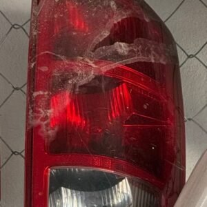 Faro trasero Dodge ram 2005